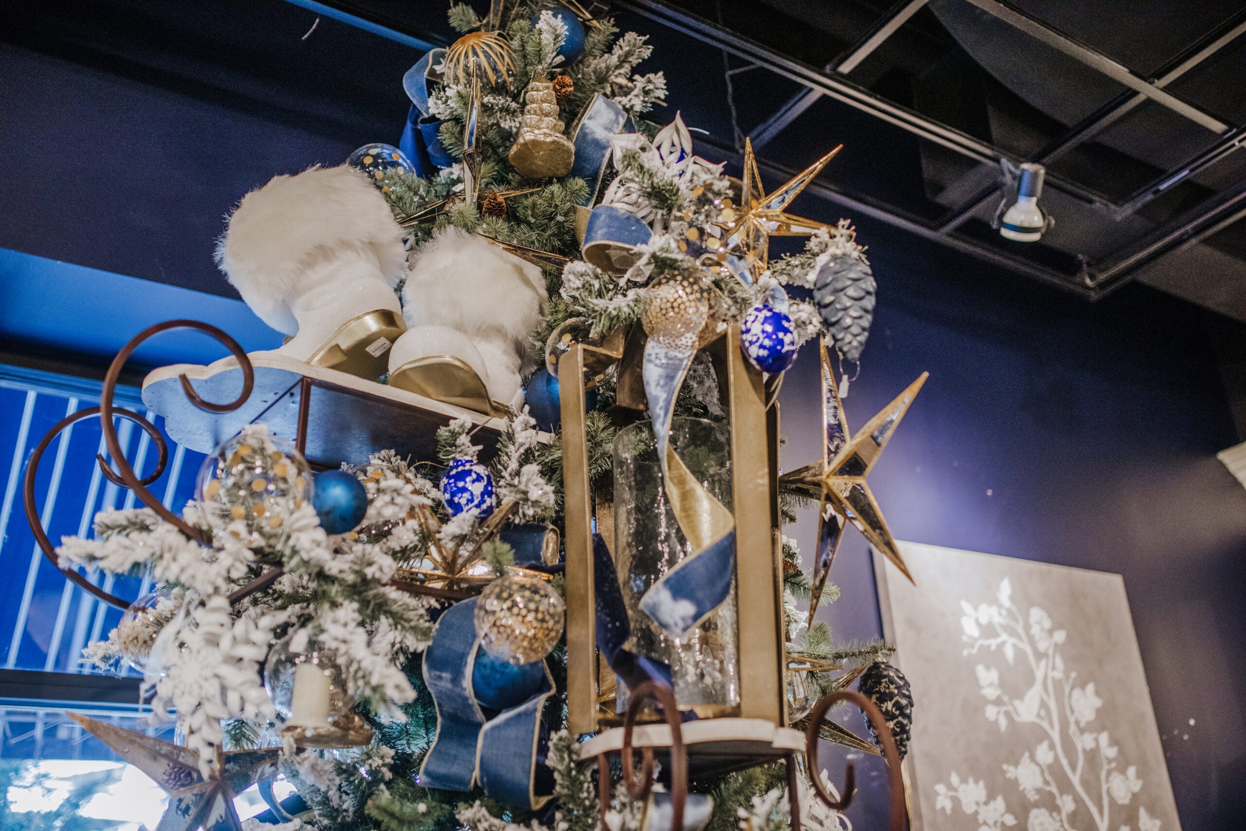 Christmas Décor: A Beautifully Blue Christmas
