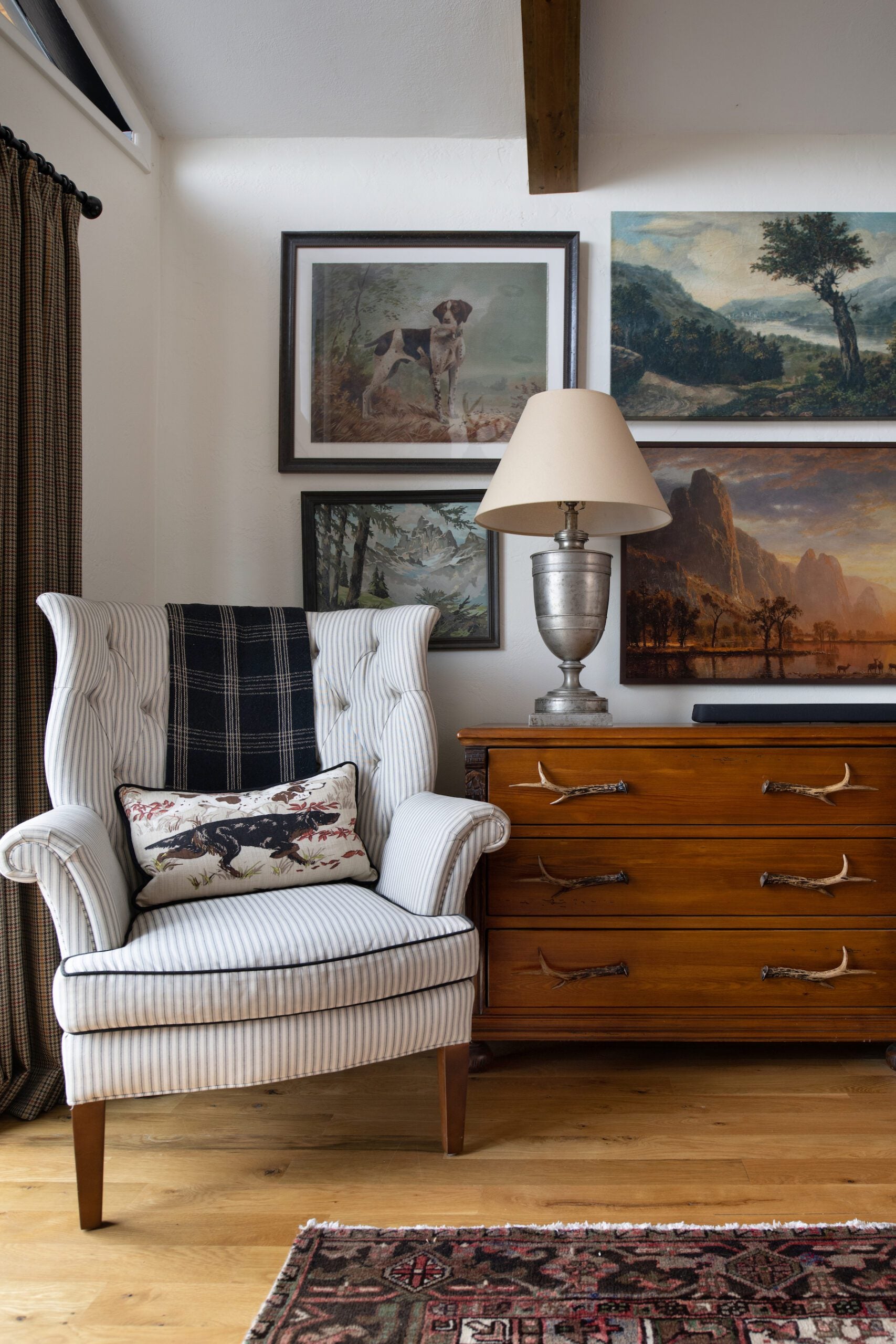 cabincore livingroom