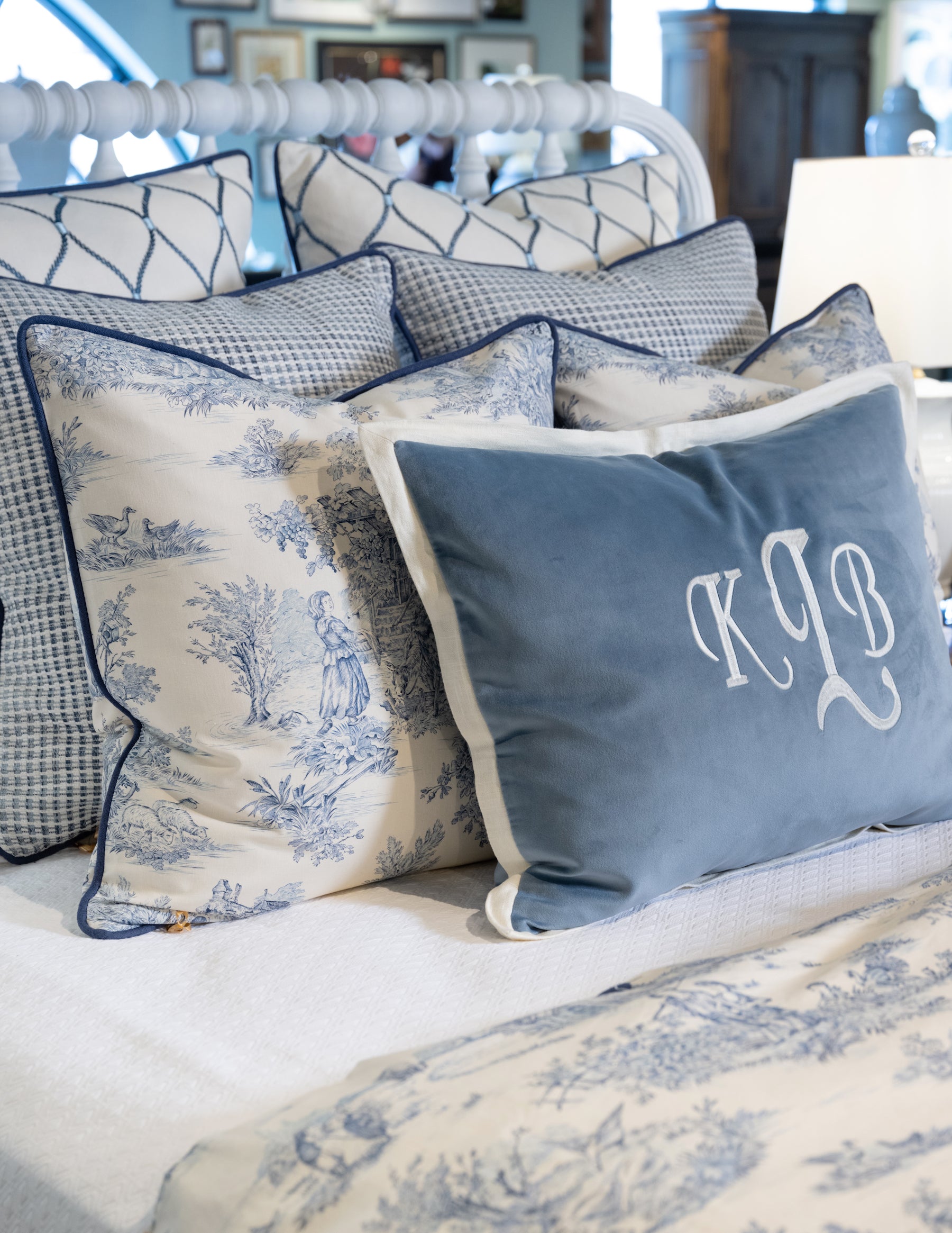 toile bedding design