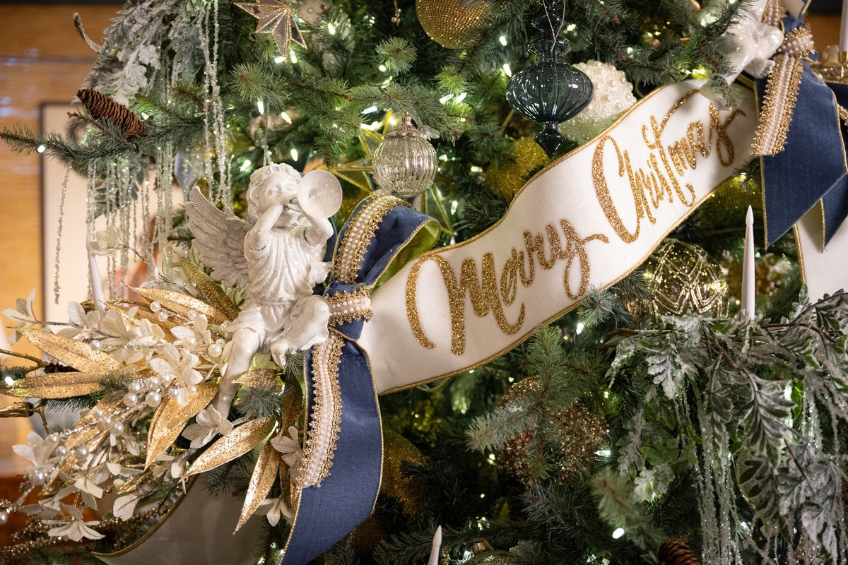 Heavenly Hosts: Glamorous Holiday Entertaining