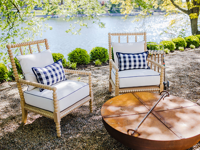 Lakehouse Chic: Summer Seating