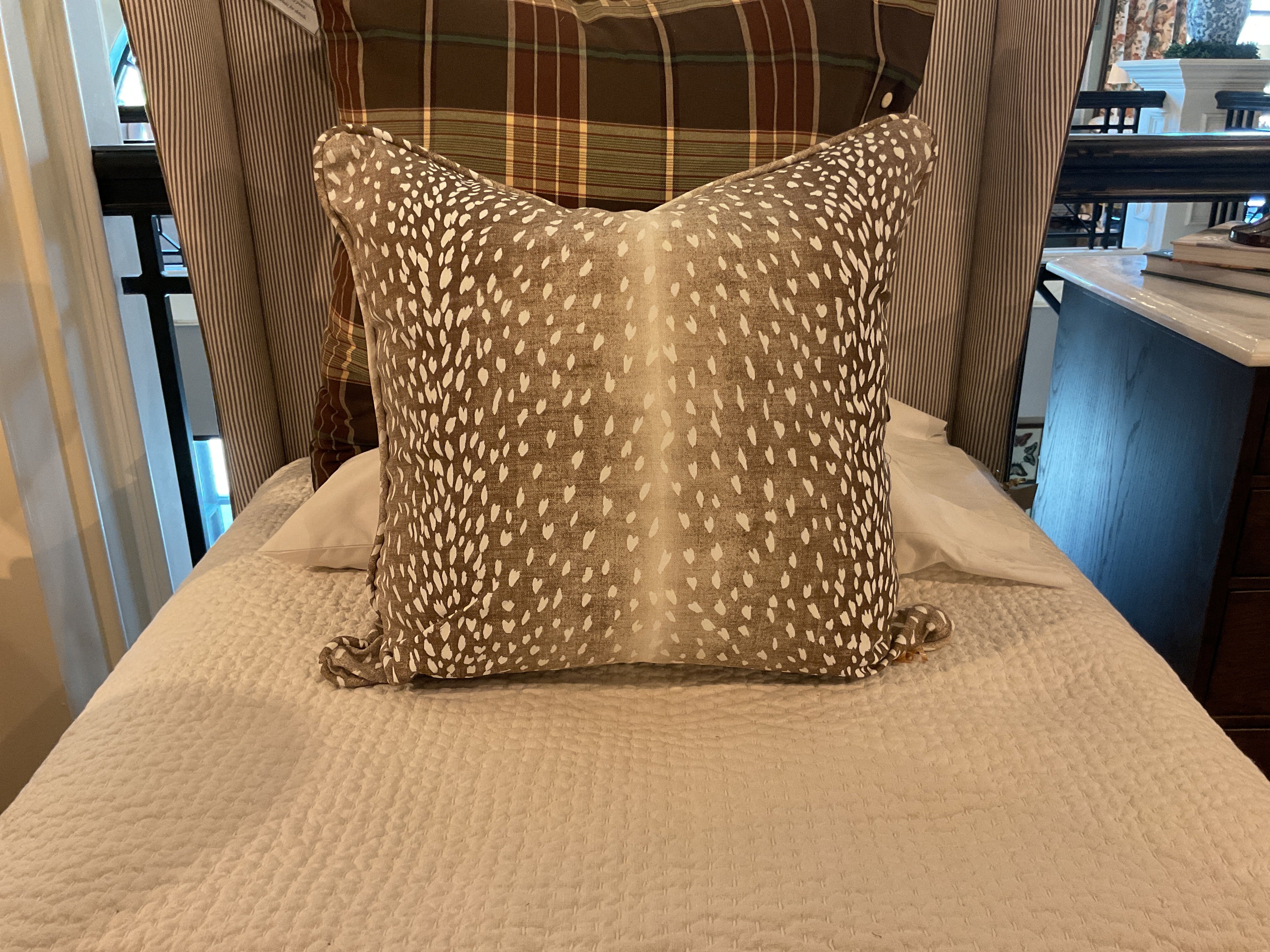 Forest Hide w/ Self Cord Pillow Sham