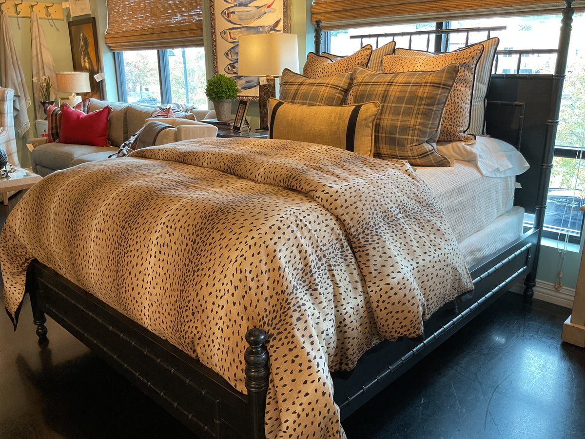 Forest Hide Classic and JL Black Duvet Cover