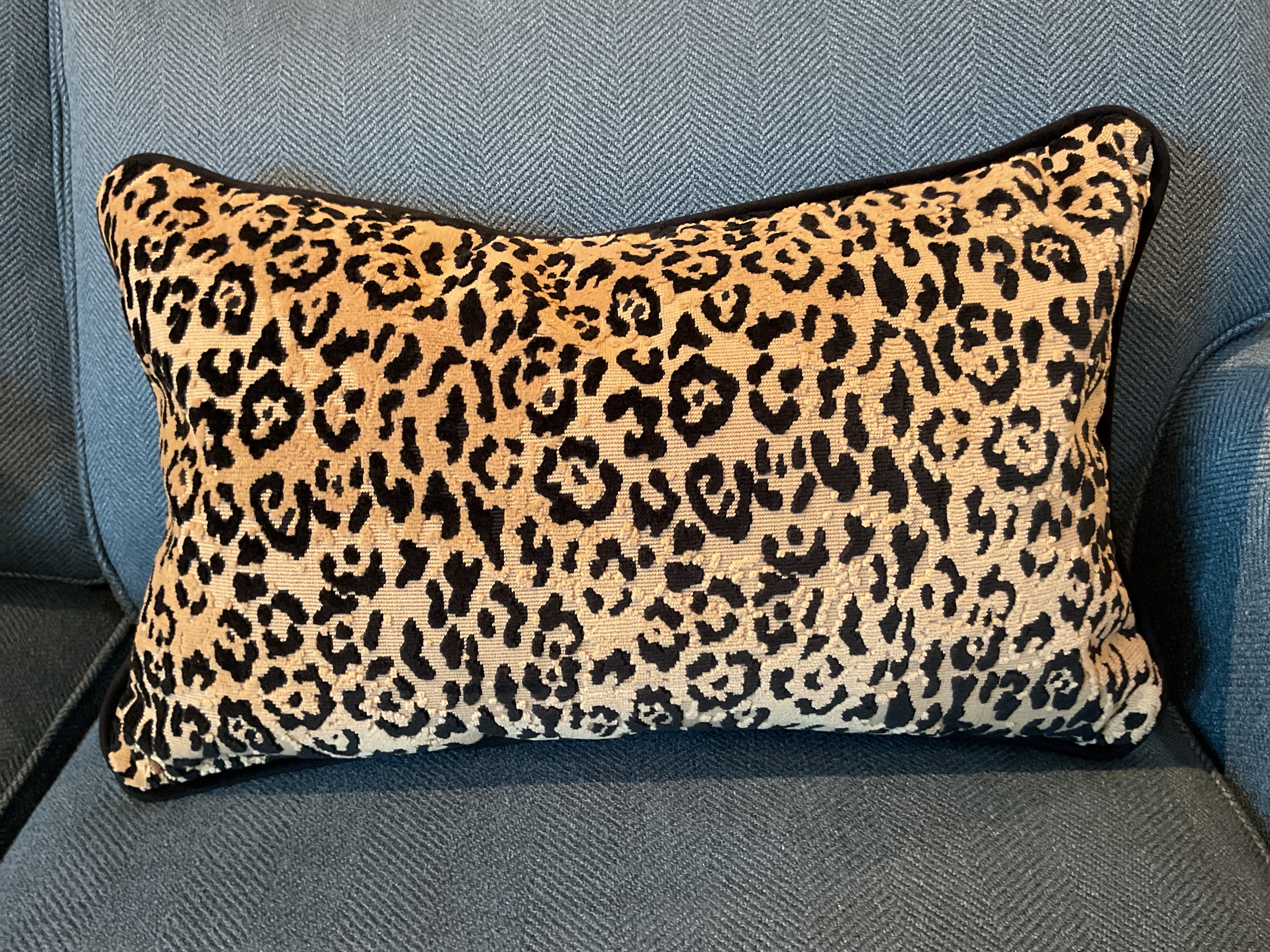 Feline Onyx w/ Jet Cord Pillow Sham