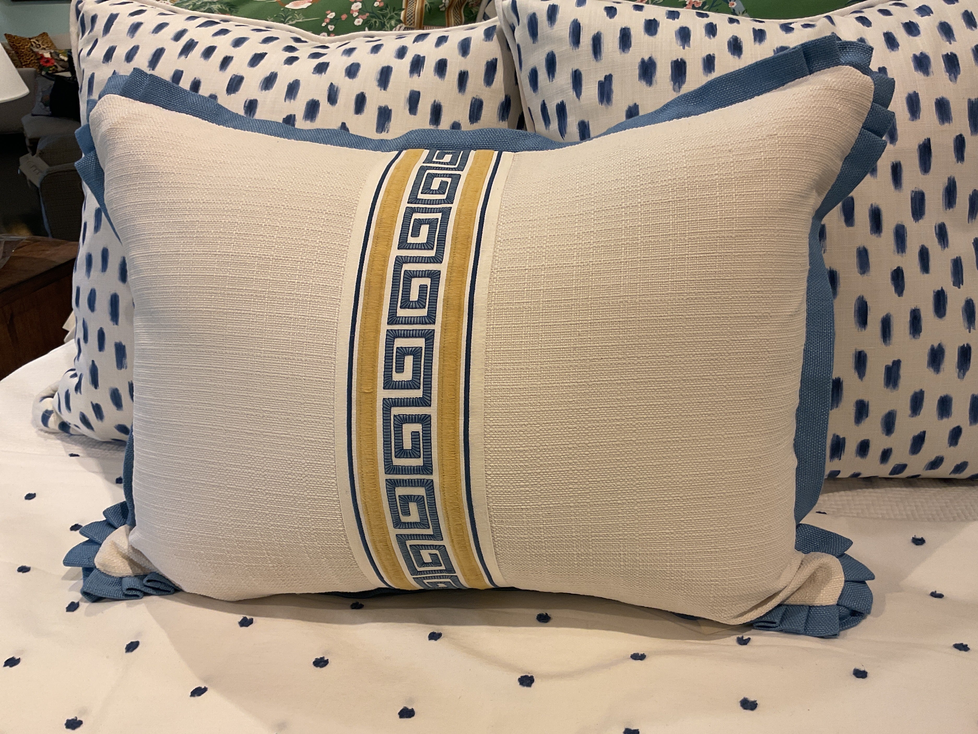 Snowdrift w/ Pleated Corners & Avenue Tape