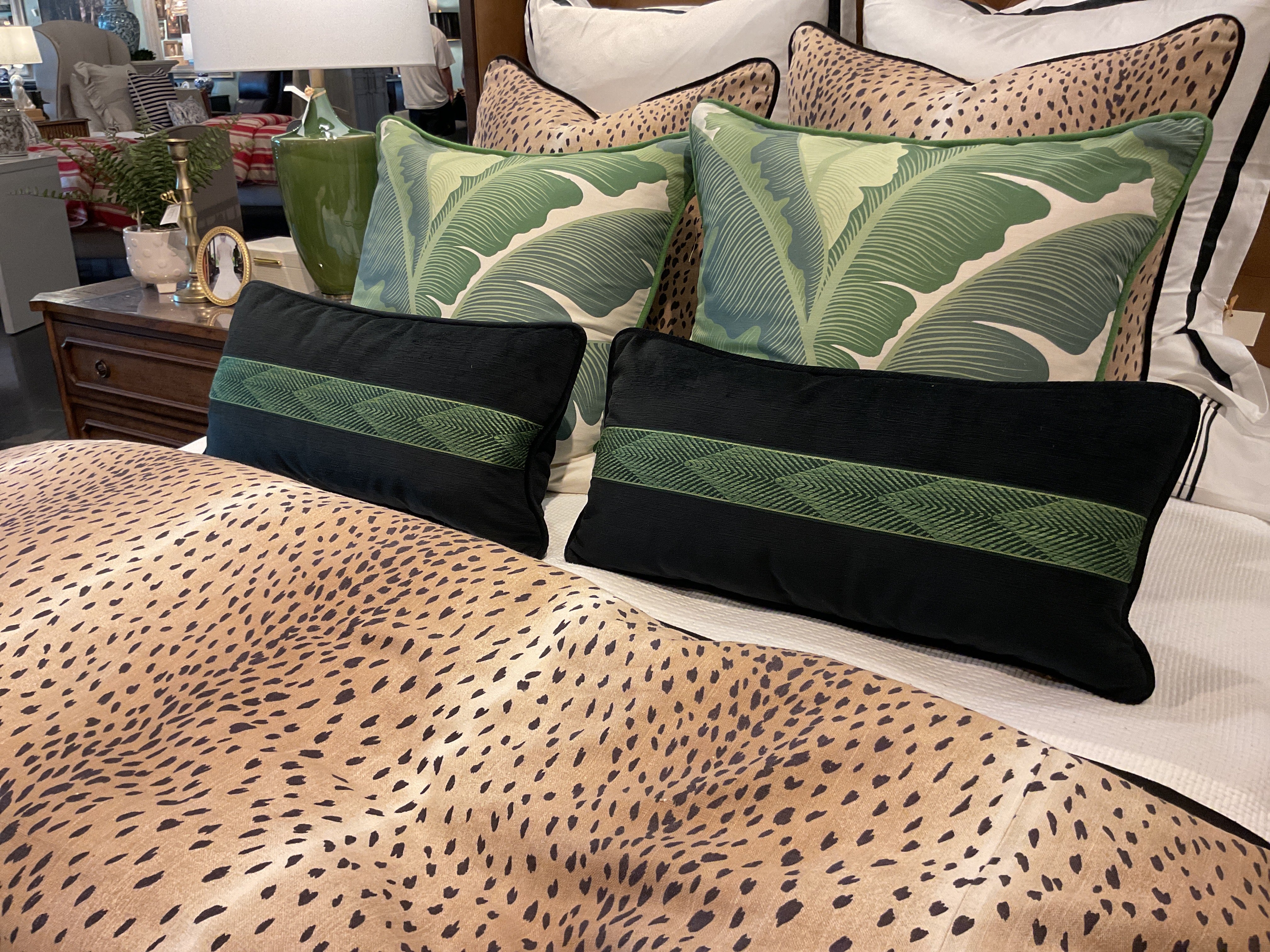 Nelson Caviar w/ CLC202 Tape Pillow Sham