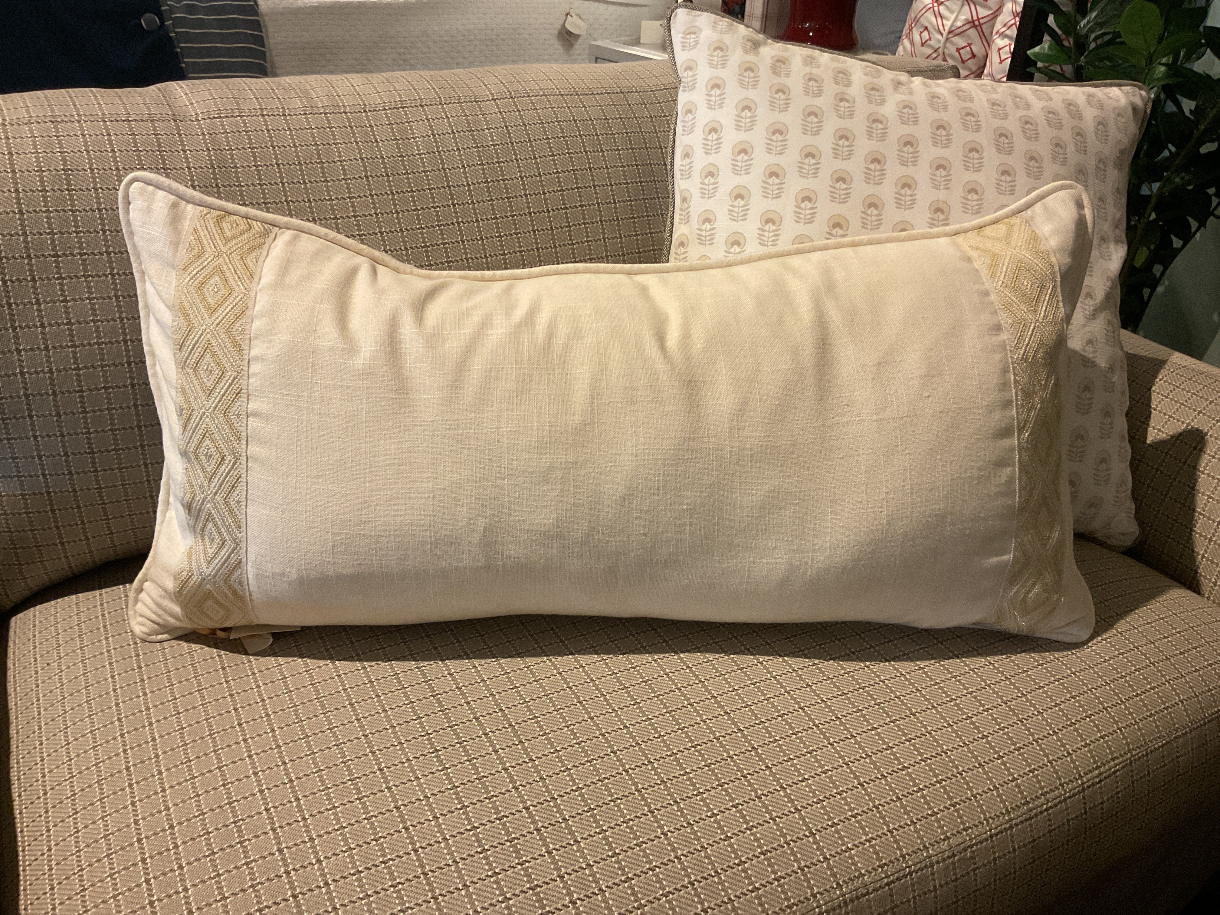 Jefferson Linen Antique White w/ SB205/04 Tape