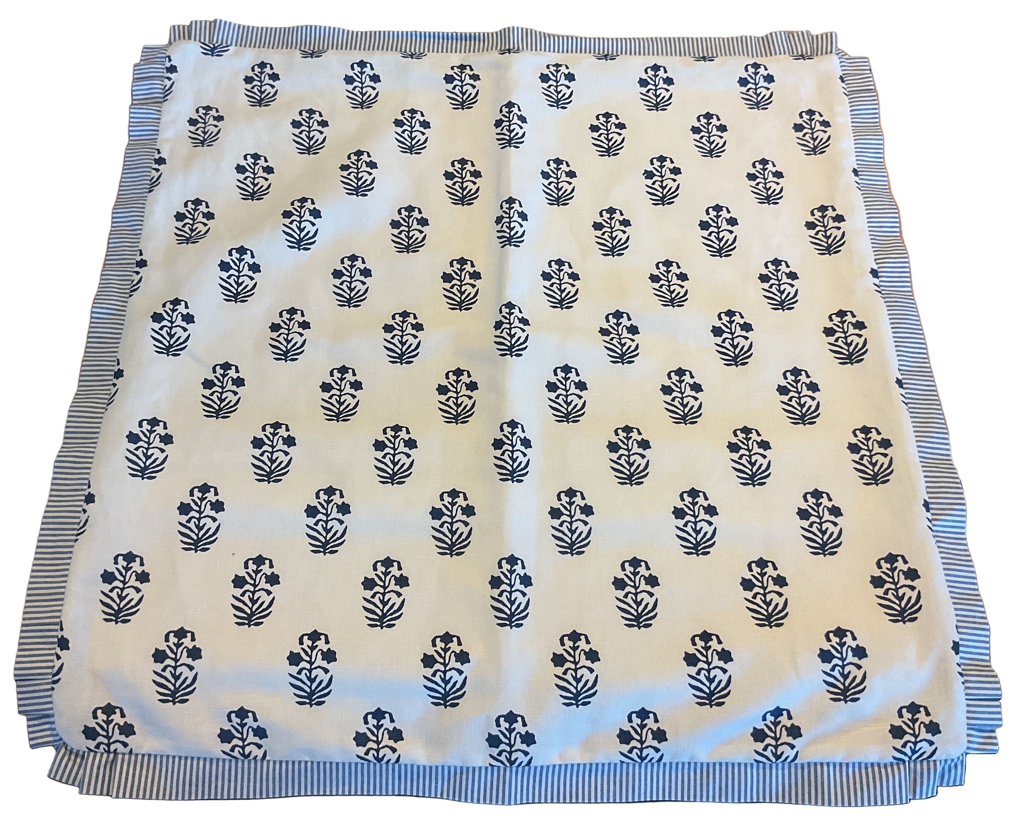 Corwin w/ Pleated Corners