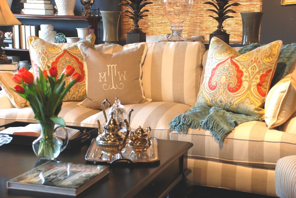 Why Your Couch Needs Throw Pillows - Complete Explanation – ONE AFFIRMATION