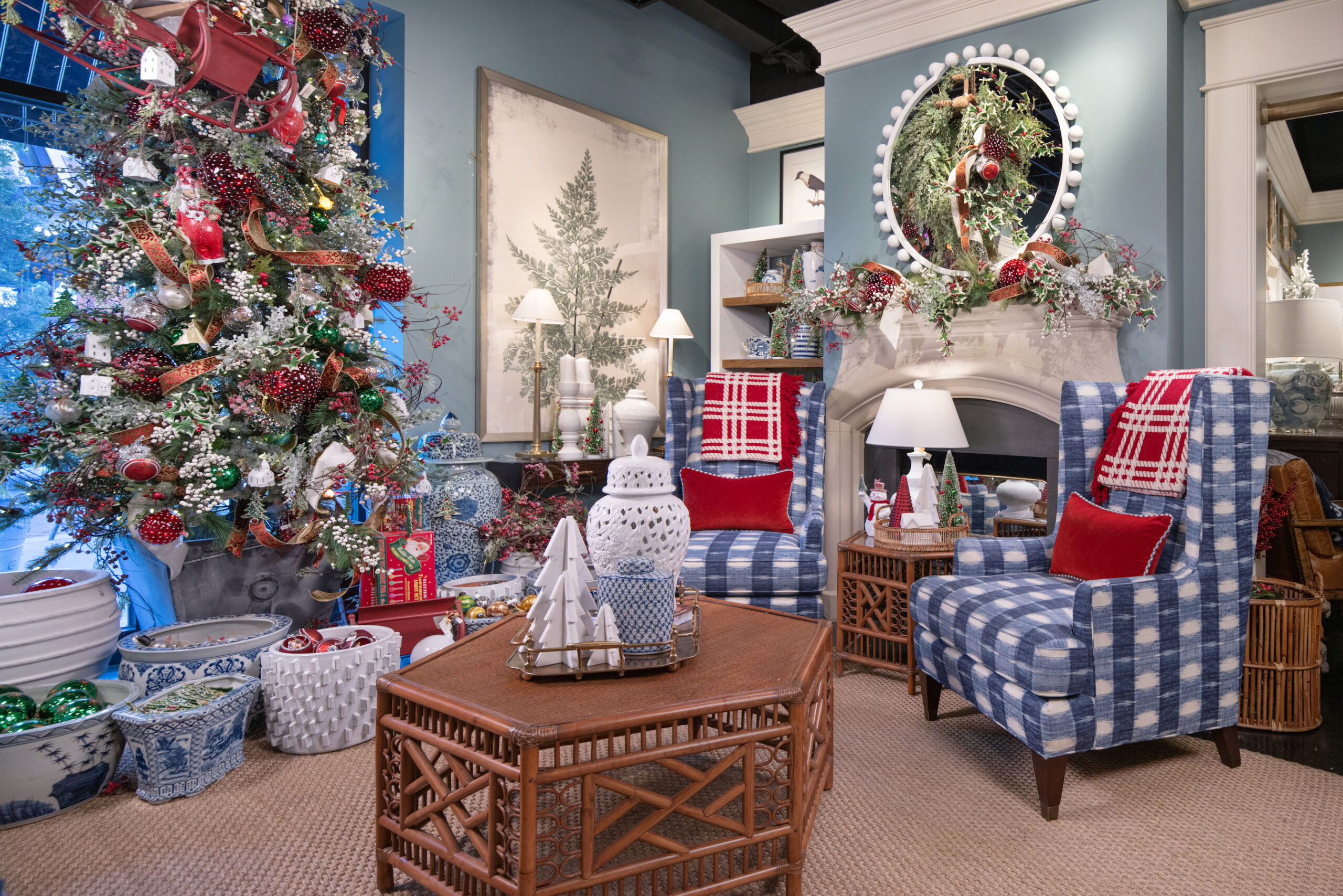 Red Christmas Tree Ideas and This Year's Christmas Living Room