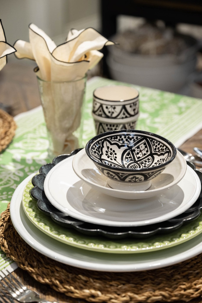 white black and green plate set