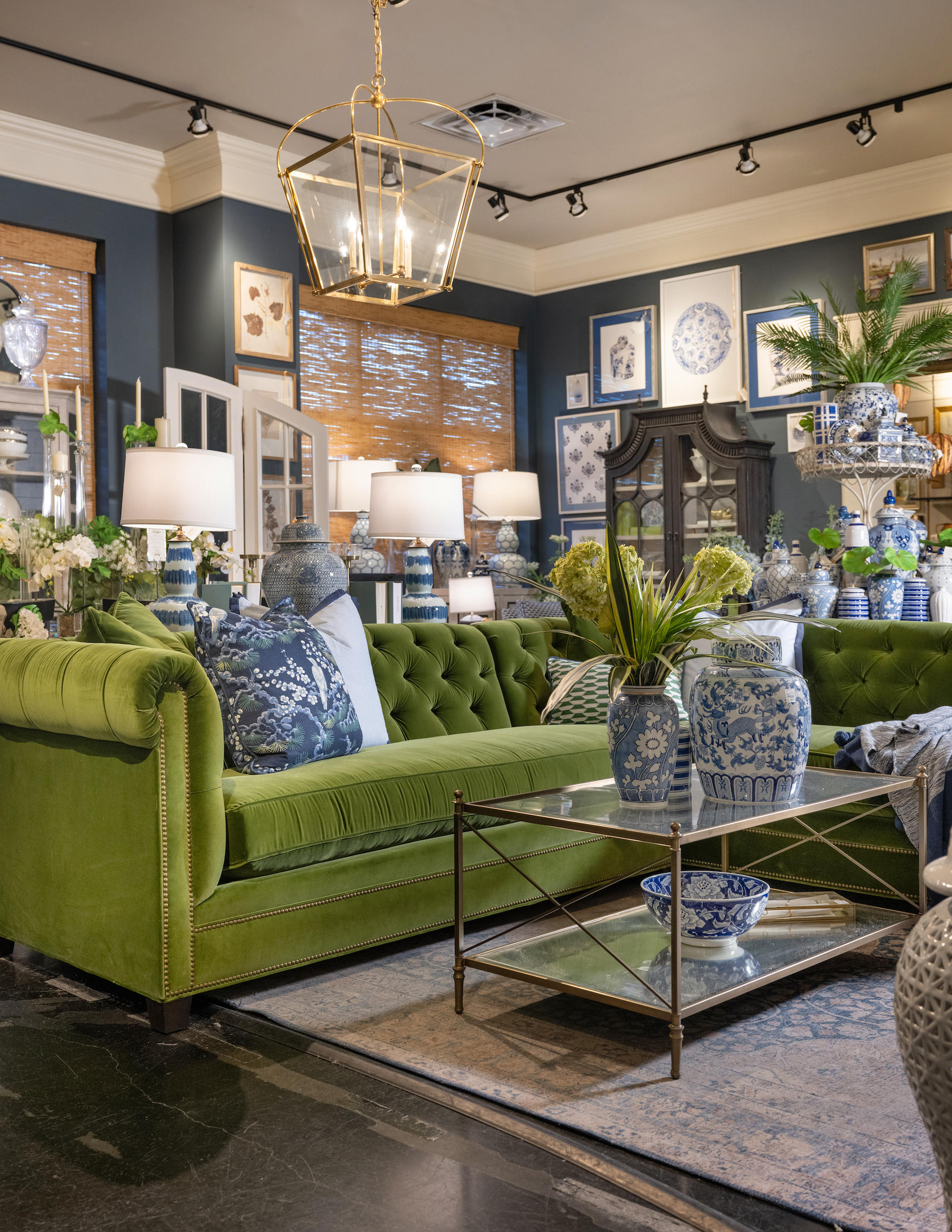 DECORATING WITH SHADES OF GREEN