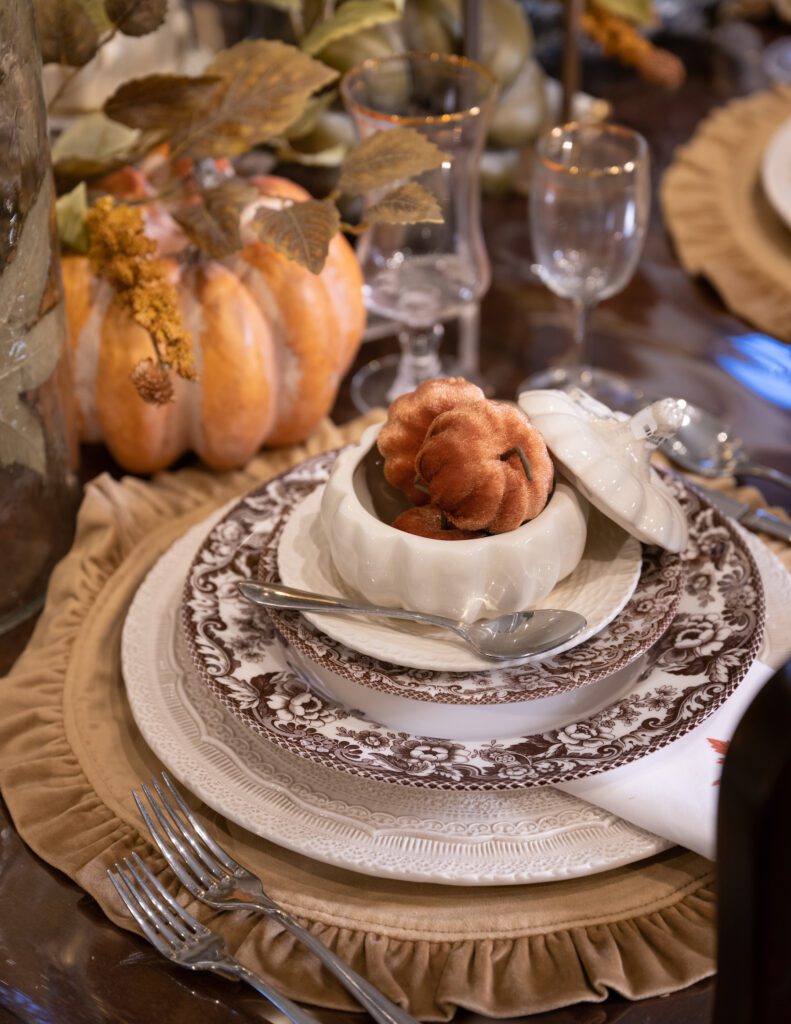 decorative pumpkin place setting